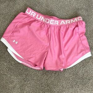 NWOT Under Armour shorts (S)